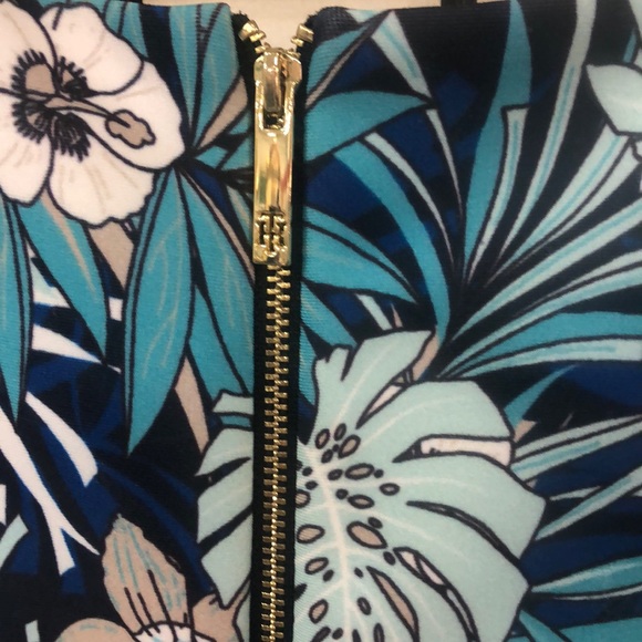 BNWT Tommy Hilfiger Floral Dress - Picture 6 of 6